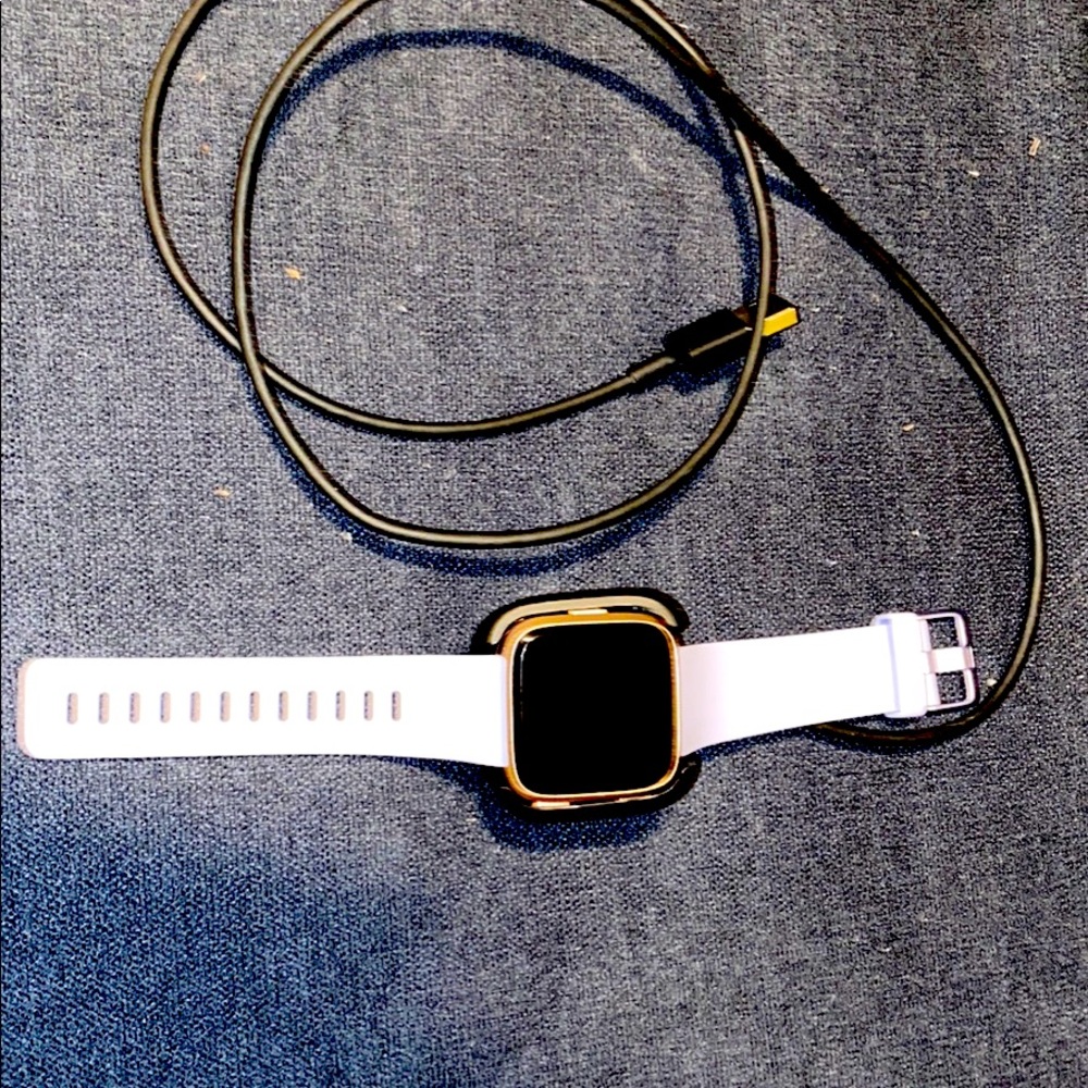 -Fitbit Versa SmartWatch Fitness Activity T…